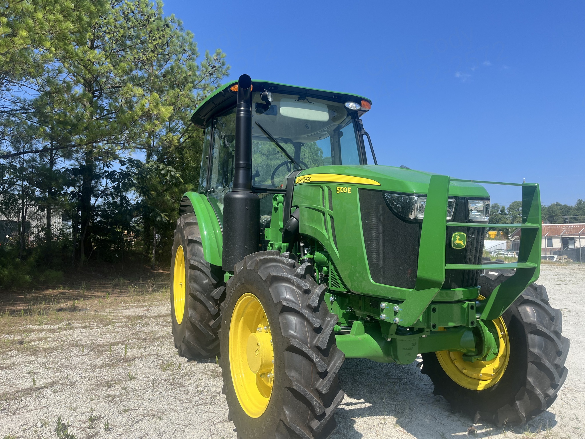2025 John Deere 5100E Image 2