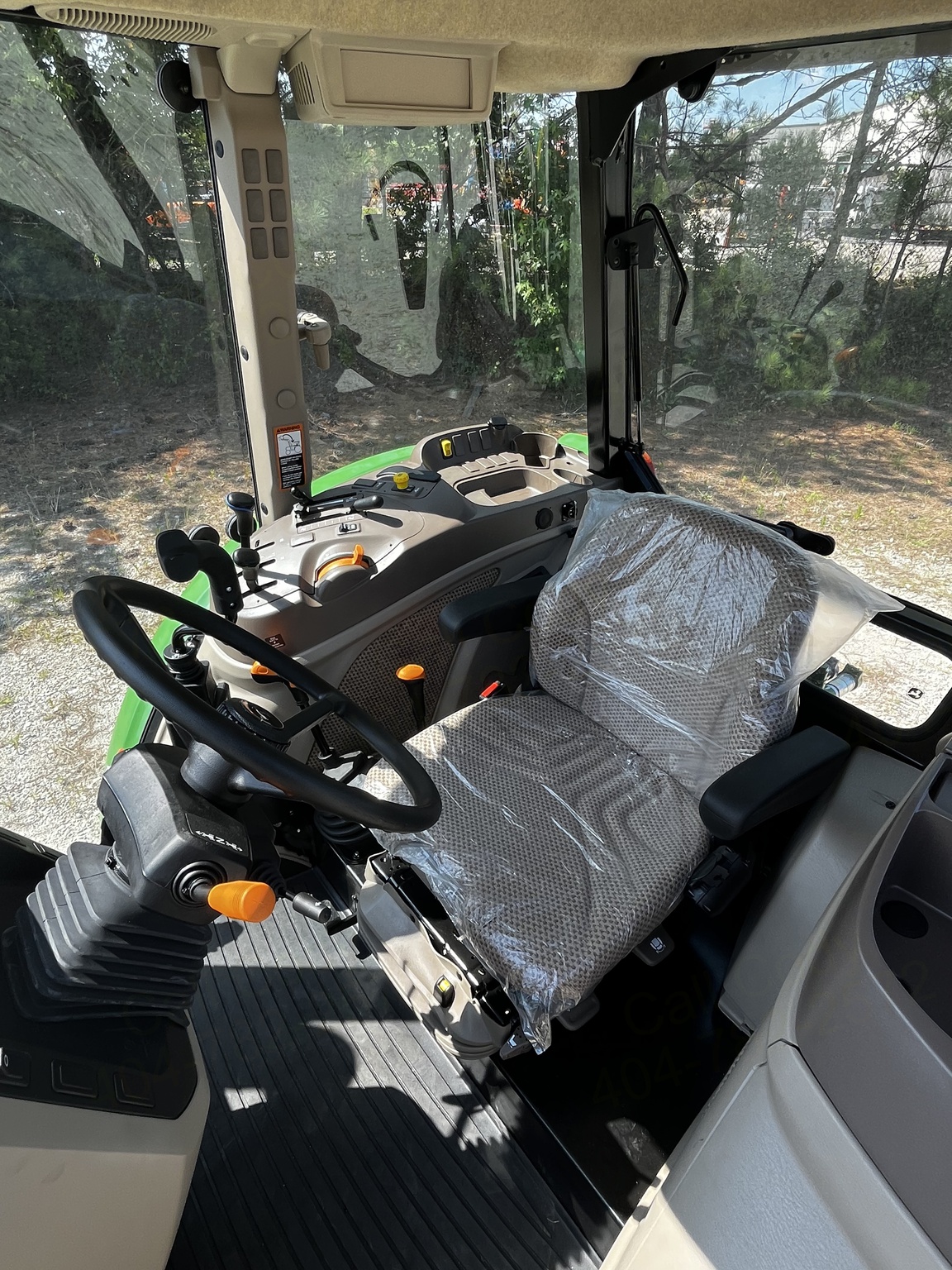 2025 John Deere 5100E Image 6