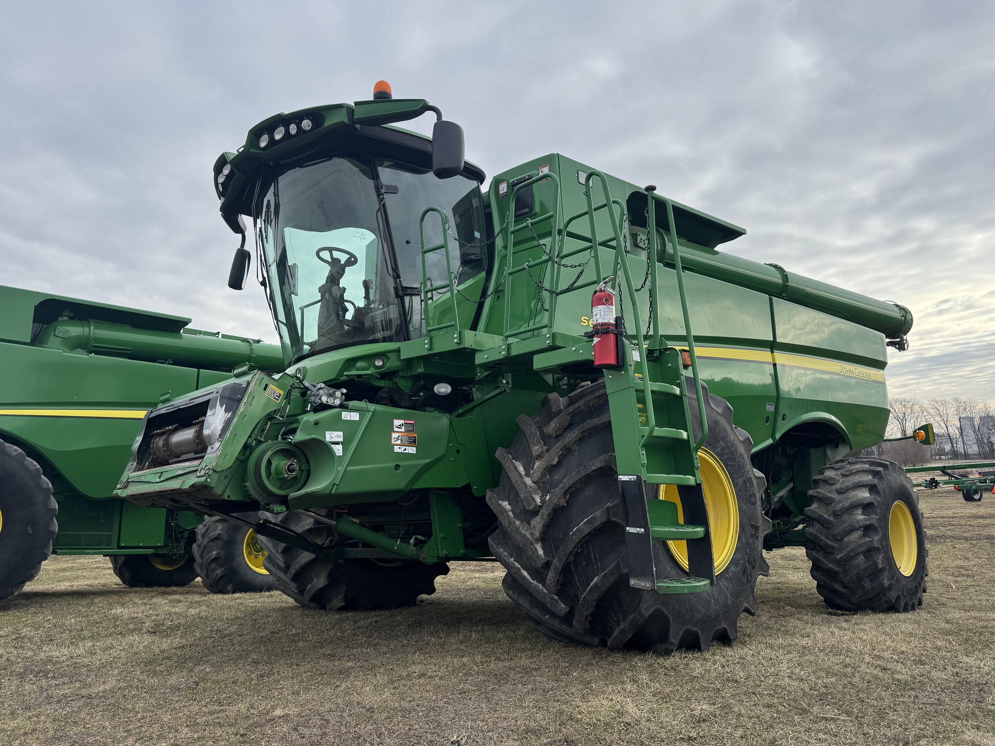 2015 John Deere S670 Image 1