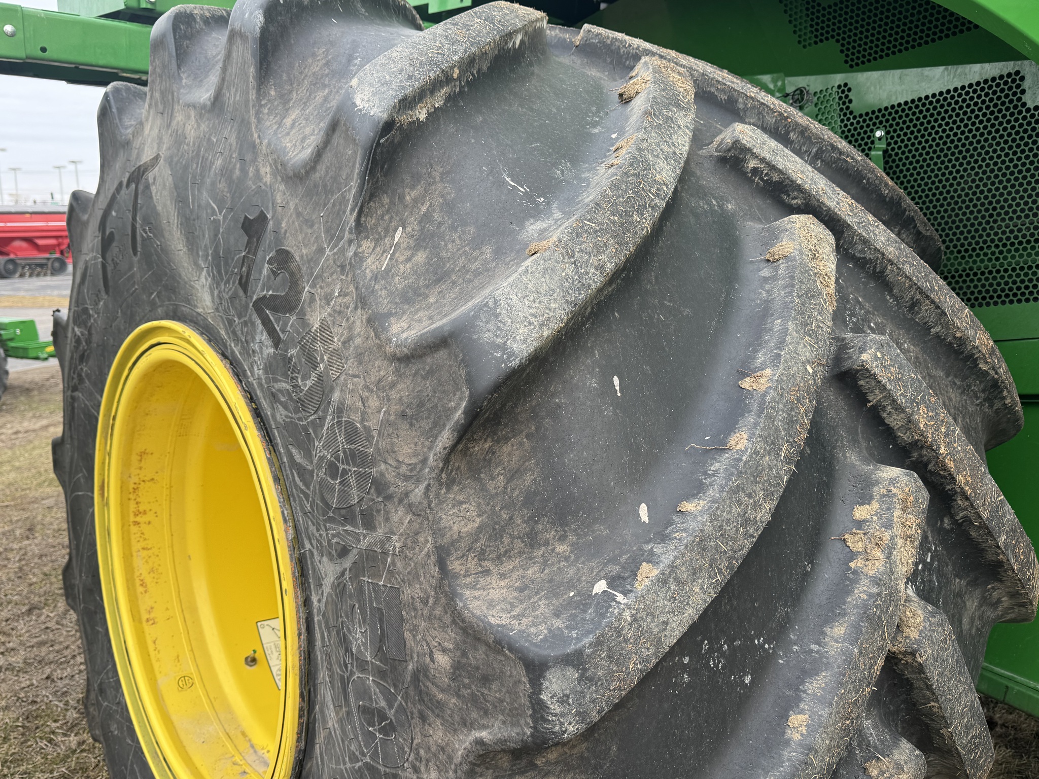 2015 John Deere S670 Image 6