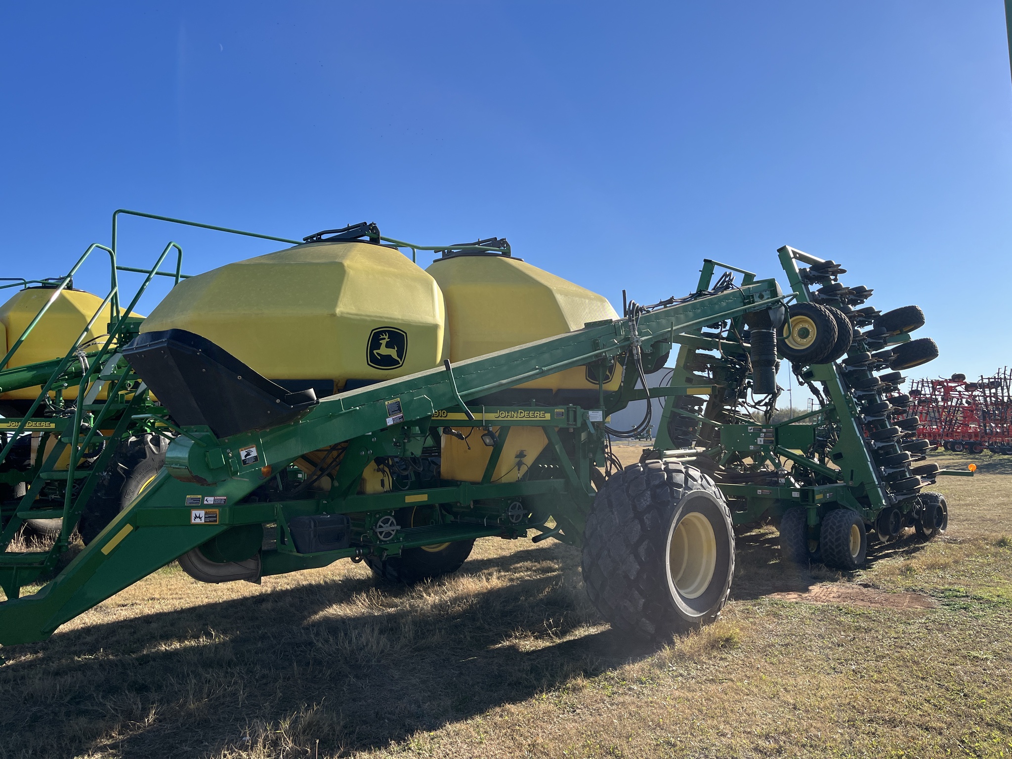 2011 John Deere 1890 Image 2