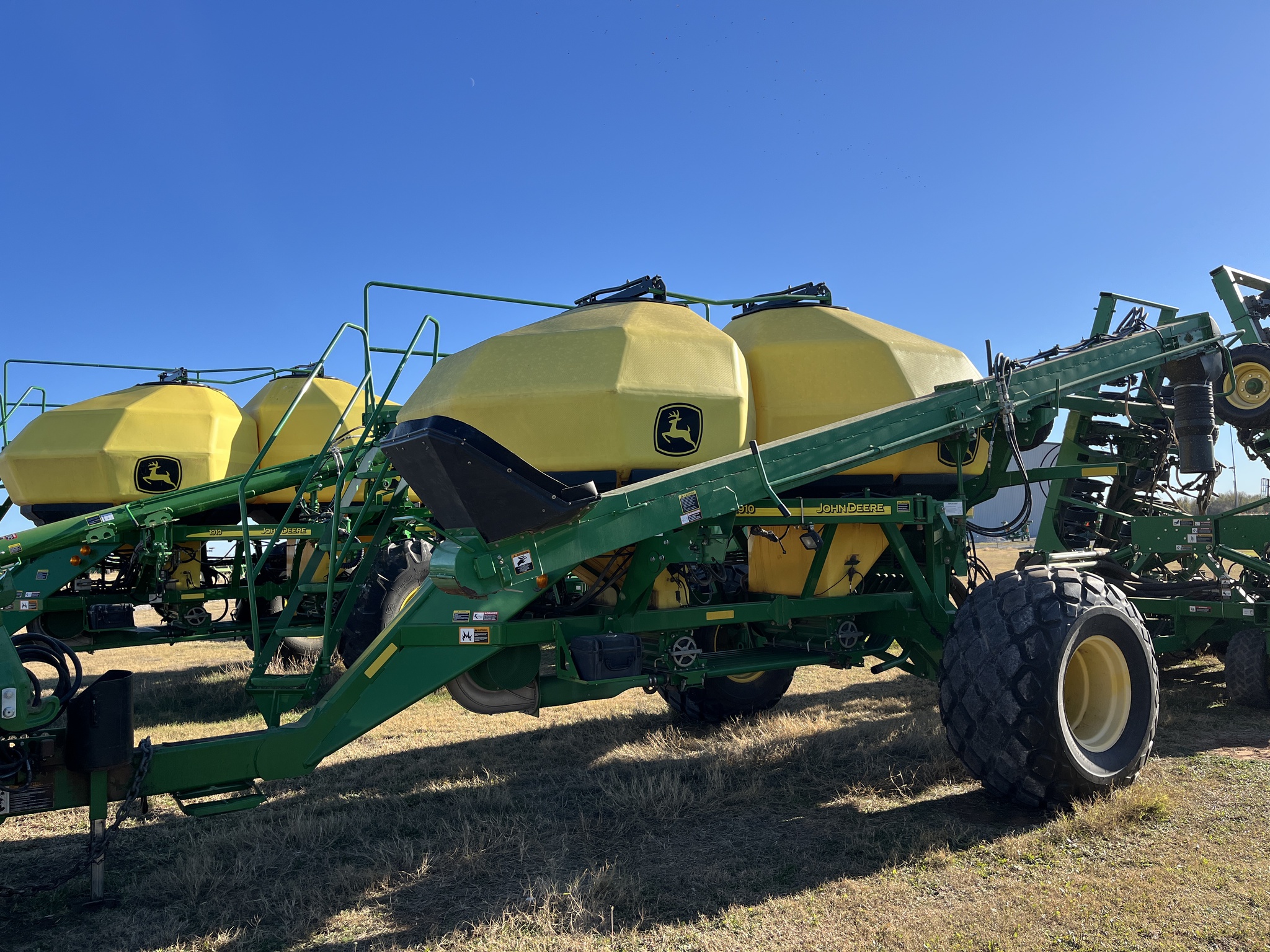 2011 John Deere 1890 Image 3