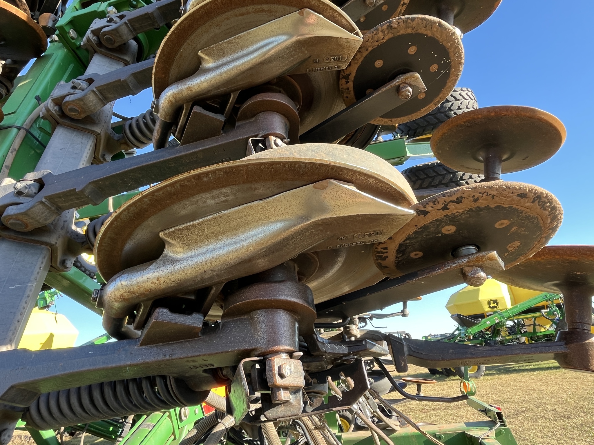 2011 John Deere 1890 Image 32