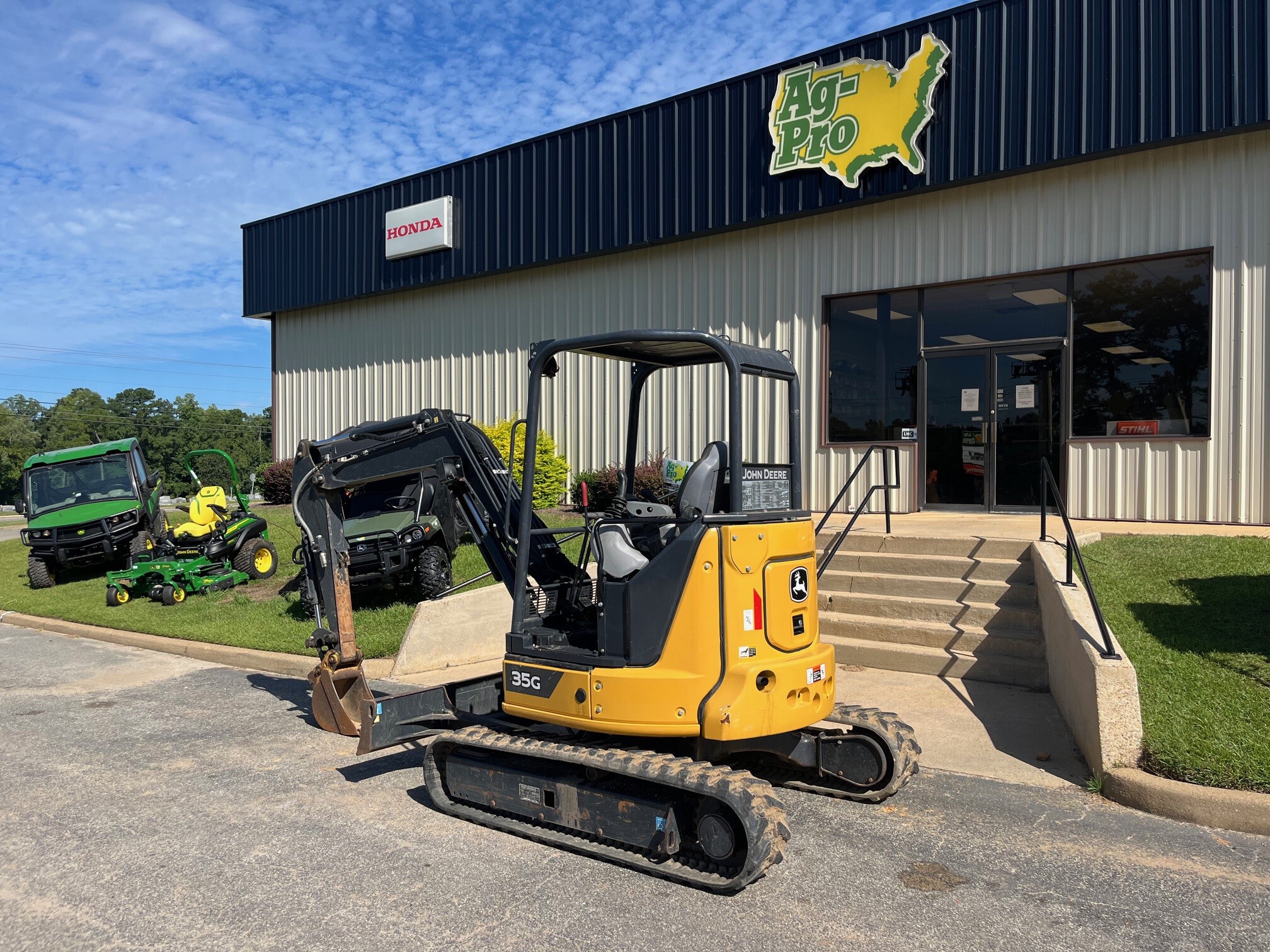 2023 John Deere 35G Image 2