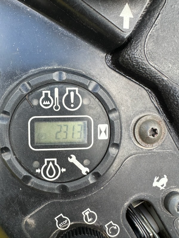 2024 John Deere Z970R Image 4