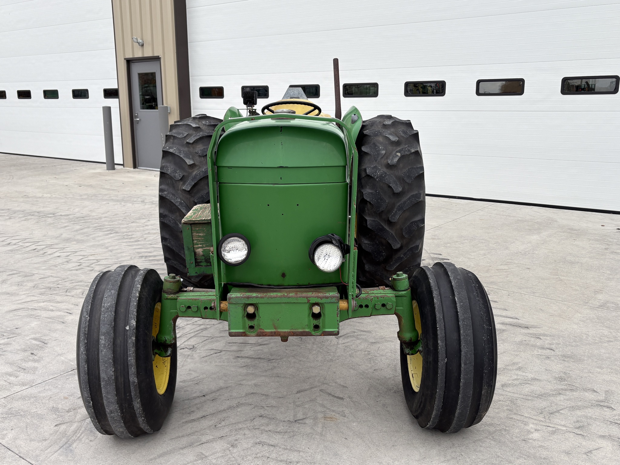 1979 John Deere 2440 Image 8