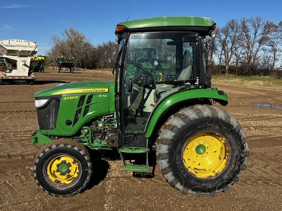 2019 John Deere 4066R - Photo6