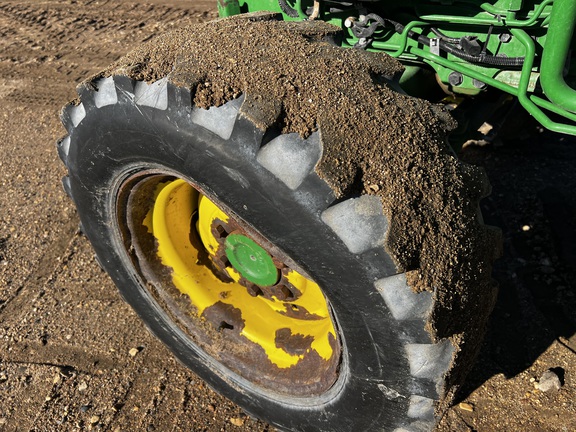 2019 John Deere 4066R - Photo9