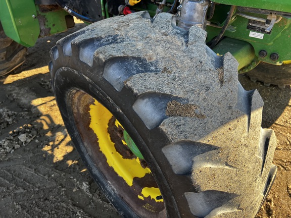 2019 John Deere 4066R - Photo10