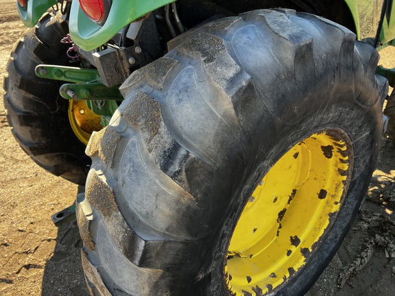 2019 John Deere 4066R - Photo12