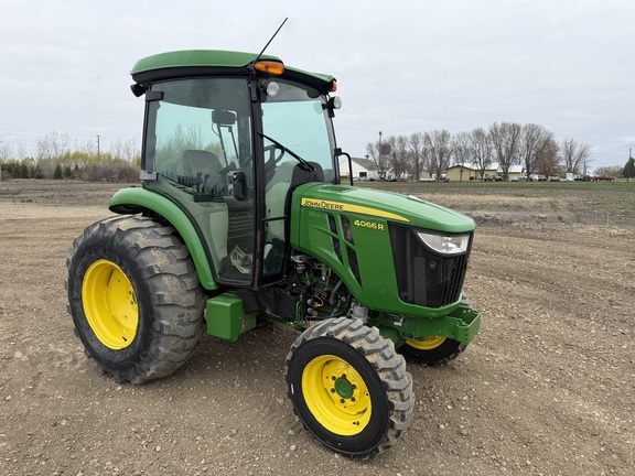  John Deere 4066R