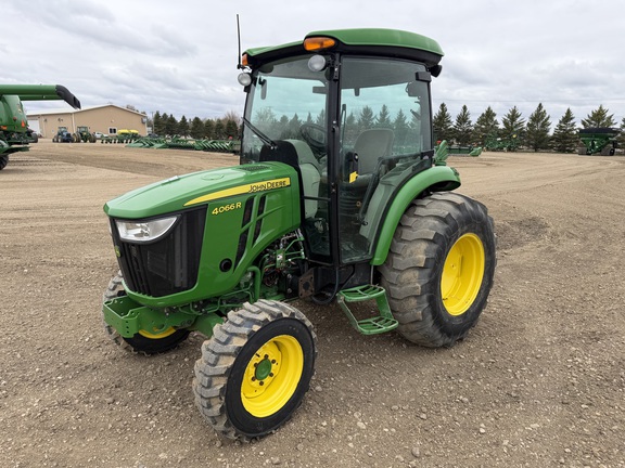 2019 John Deere 4066R - Photo7