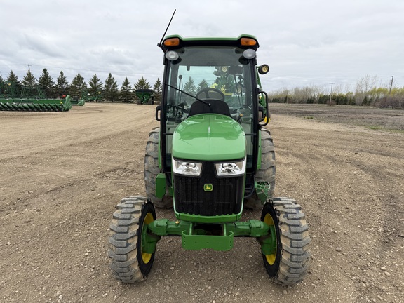 2019 John Deere 4066R - Photo8