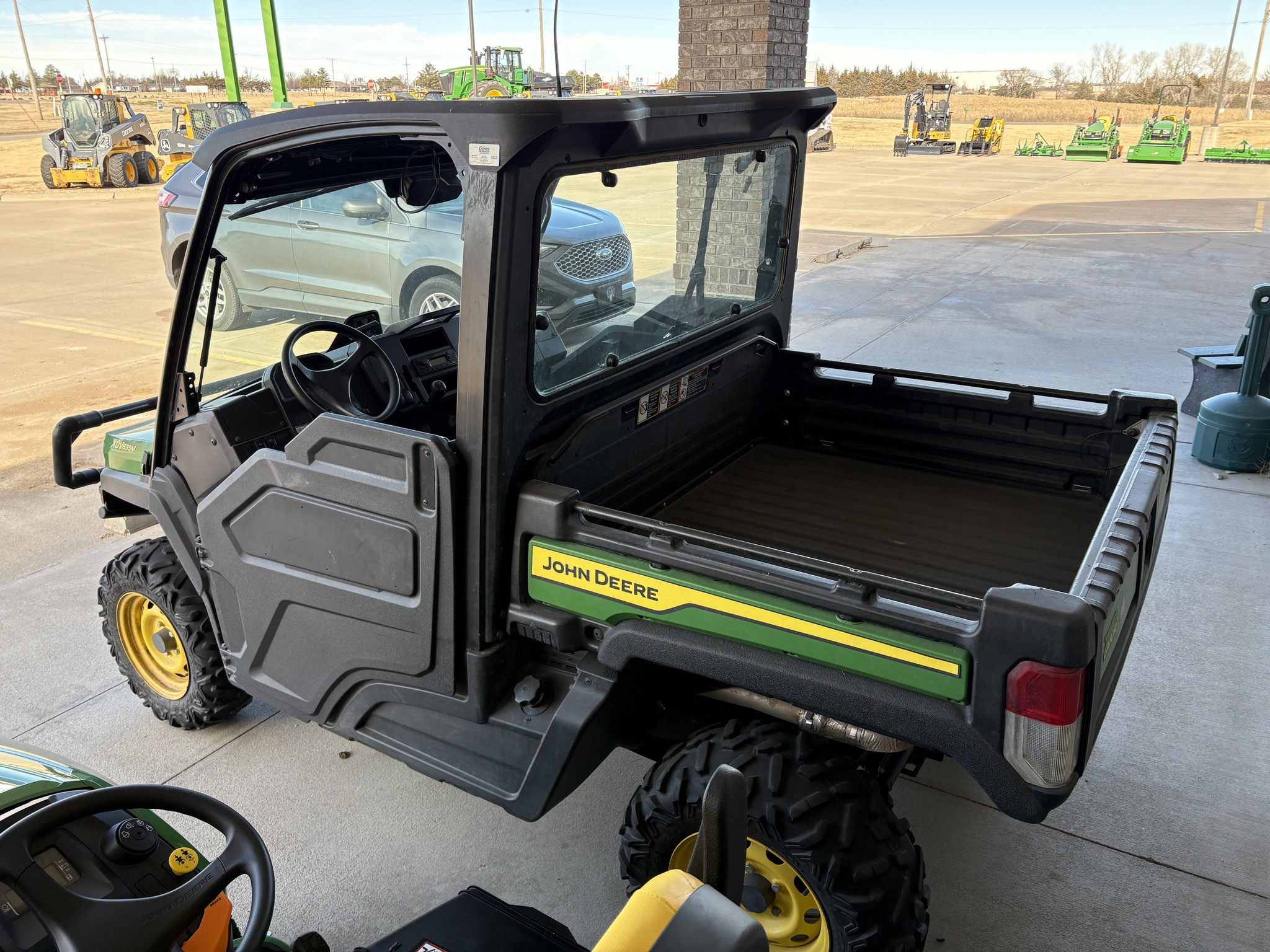 2023 John Deere XUV 835M Image 3