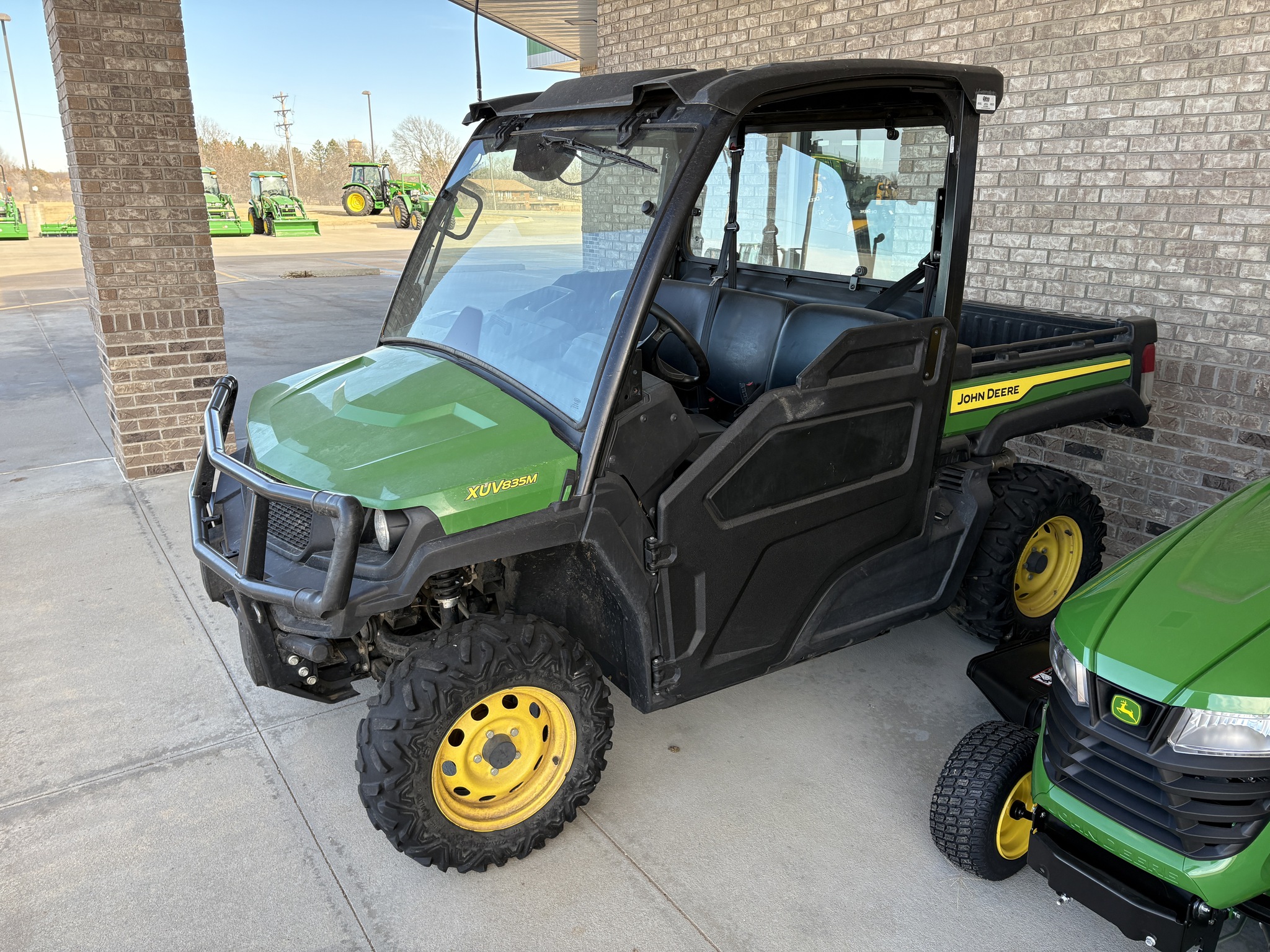 2023 John Deere XUV 835M Image 2
