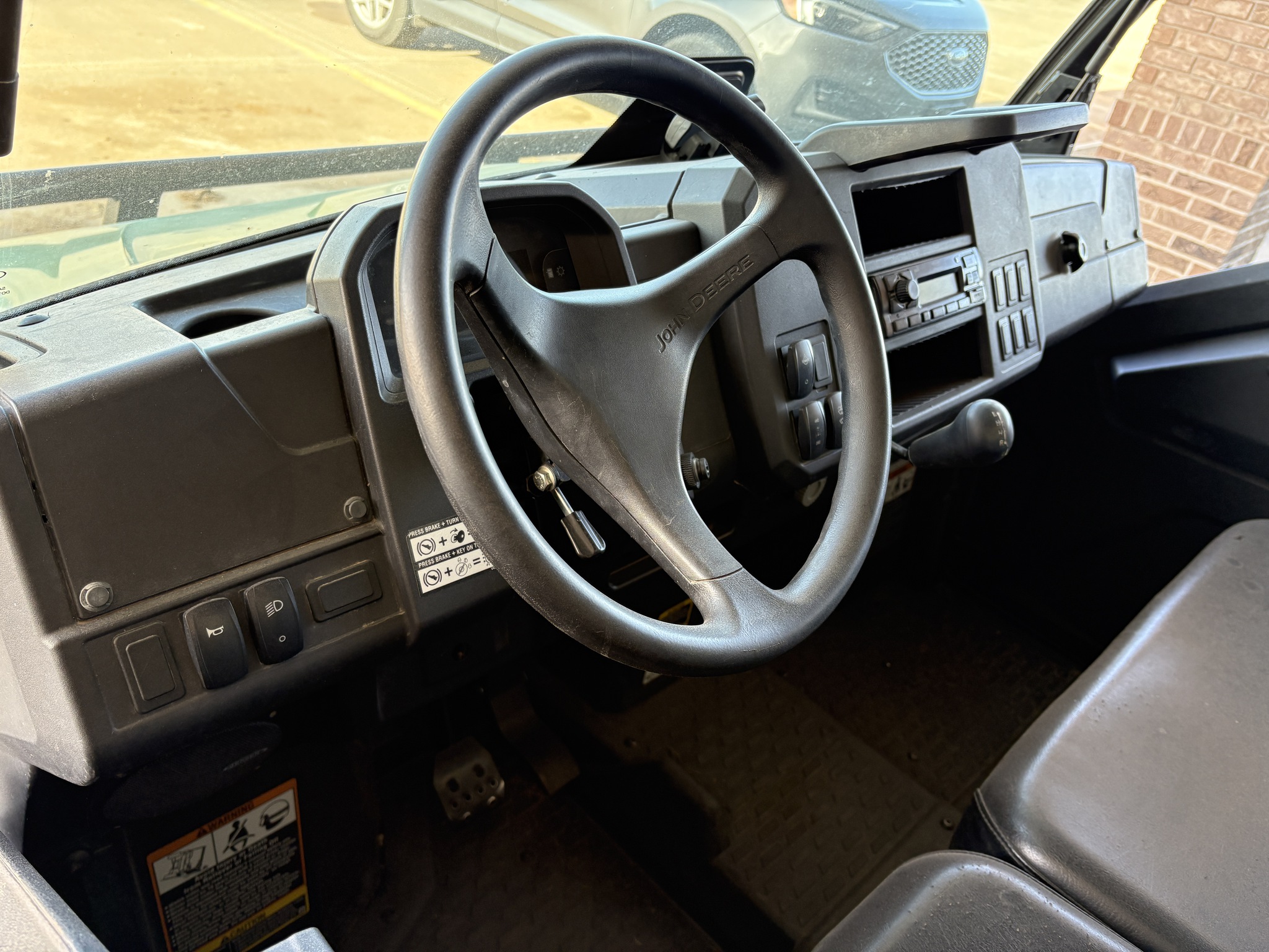 2023 John Deere XUV 835M Image 9