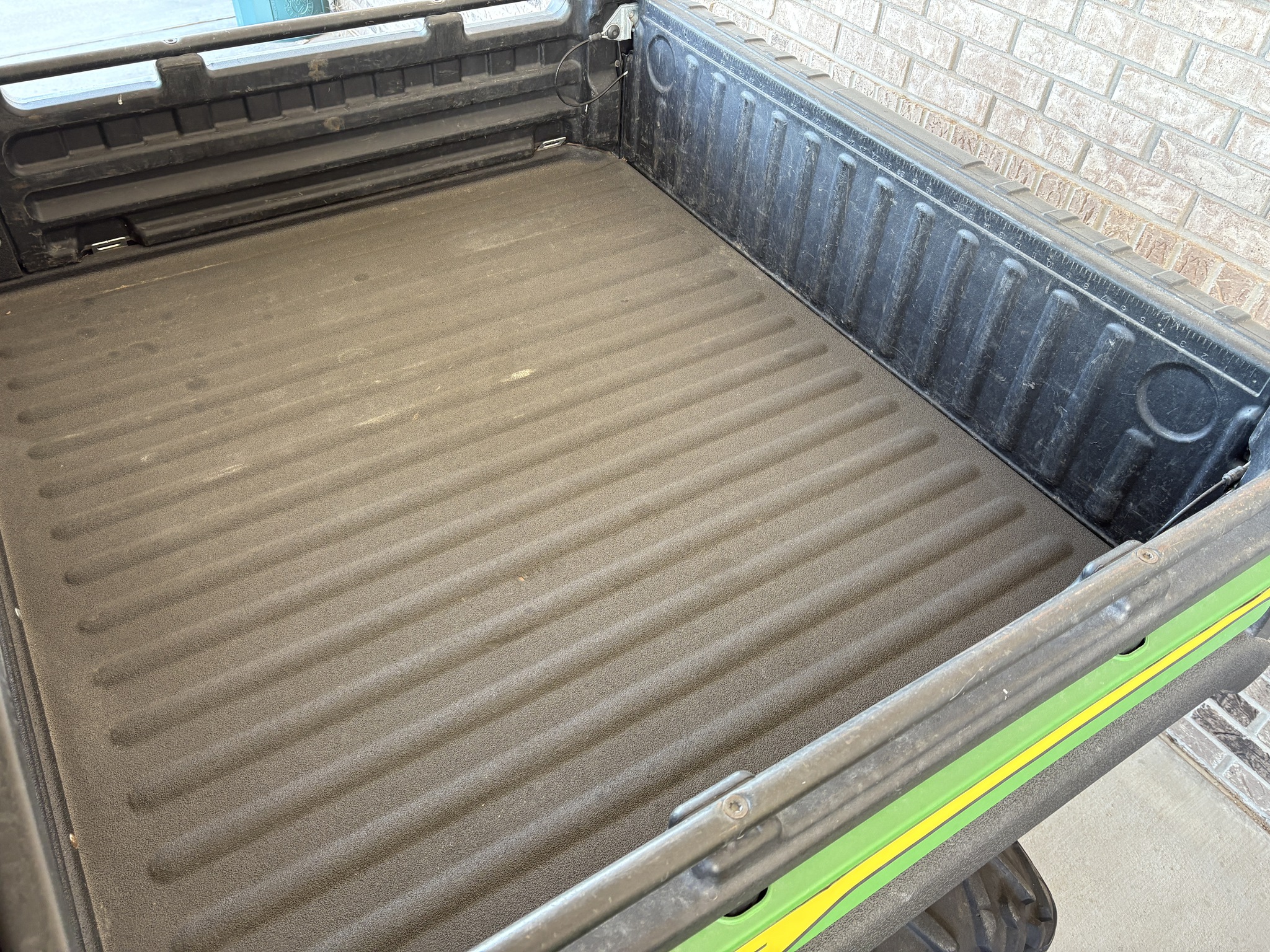 2023 John Deere XUV 835M Image 10