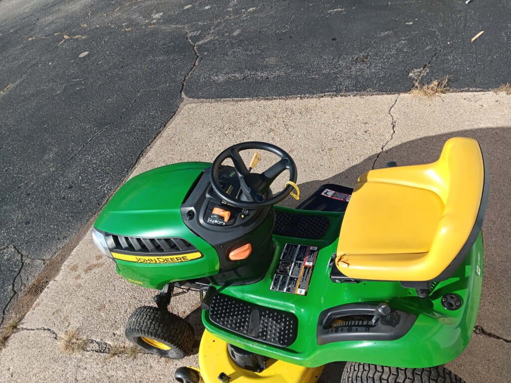 2015 John Deere D105 Image 4