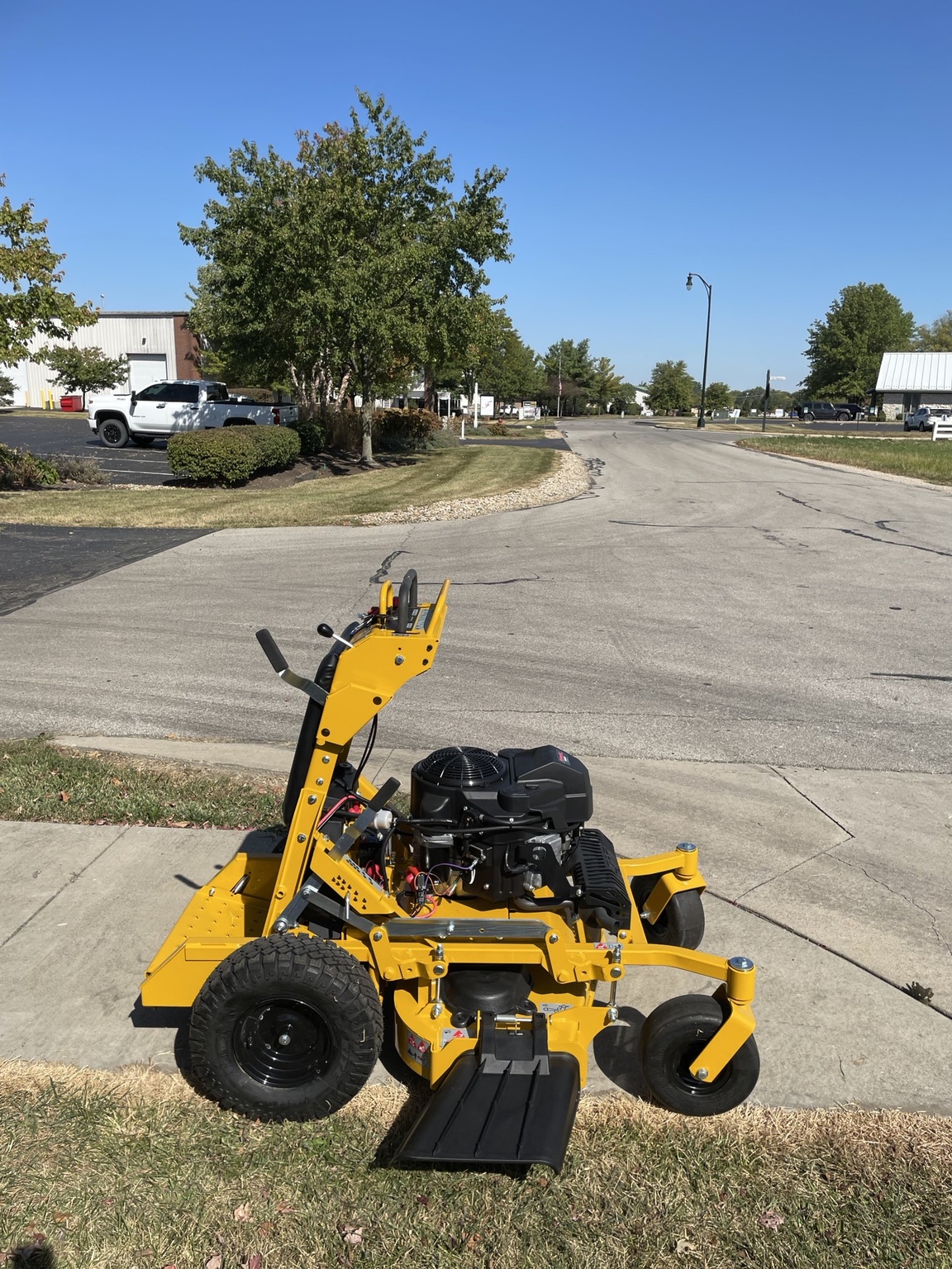 2025 Hustler 941591 Image 3