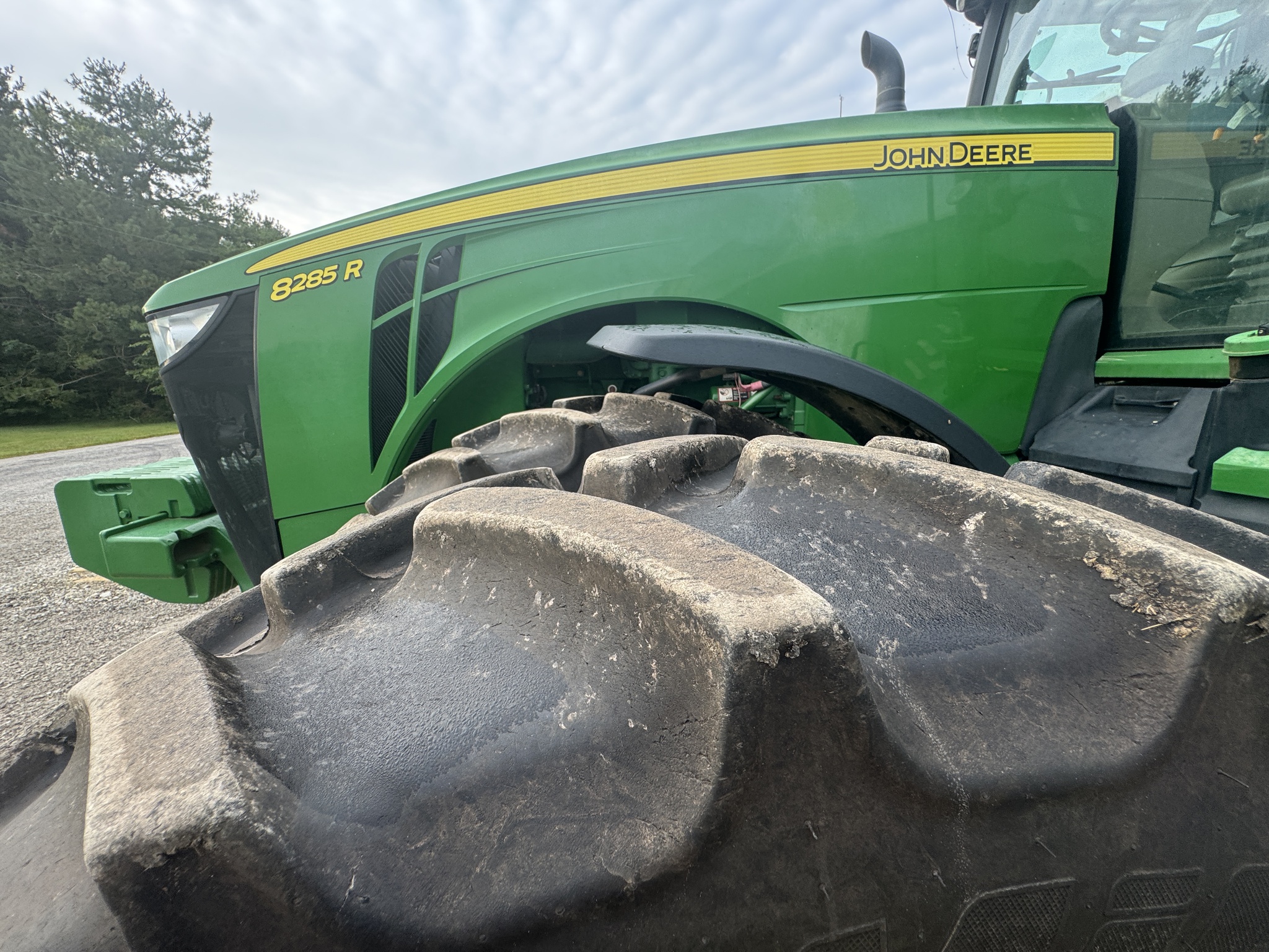 2013 John Deere 8285R Image 1