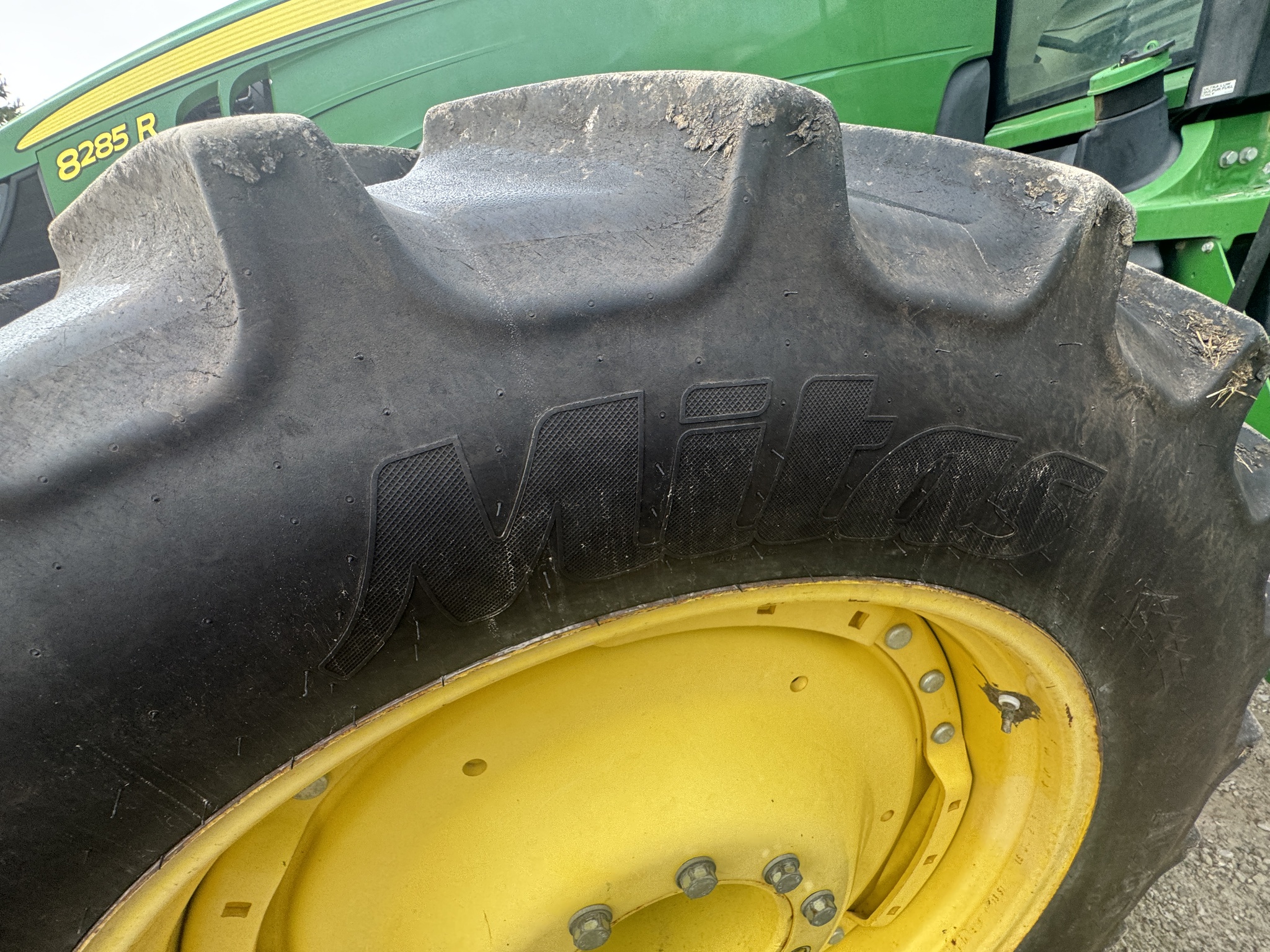2013 John Deere 8285R Image 3