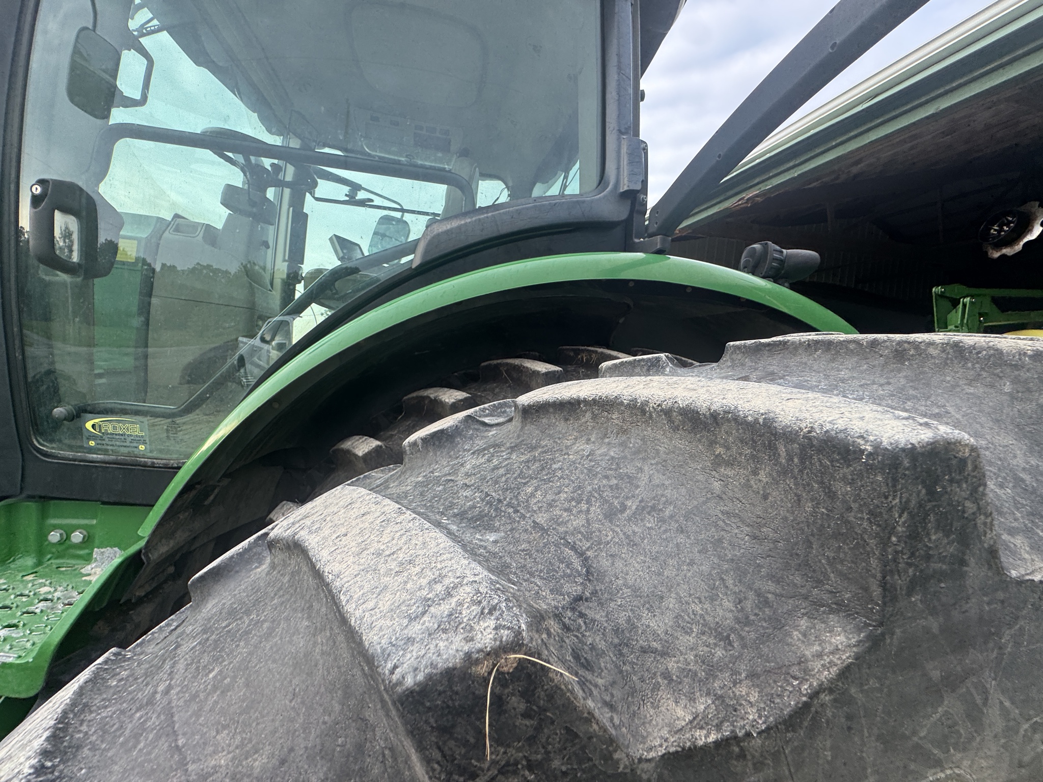 2013 John Deere 8285R Image 5