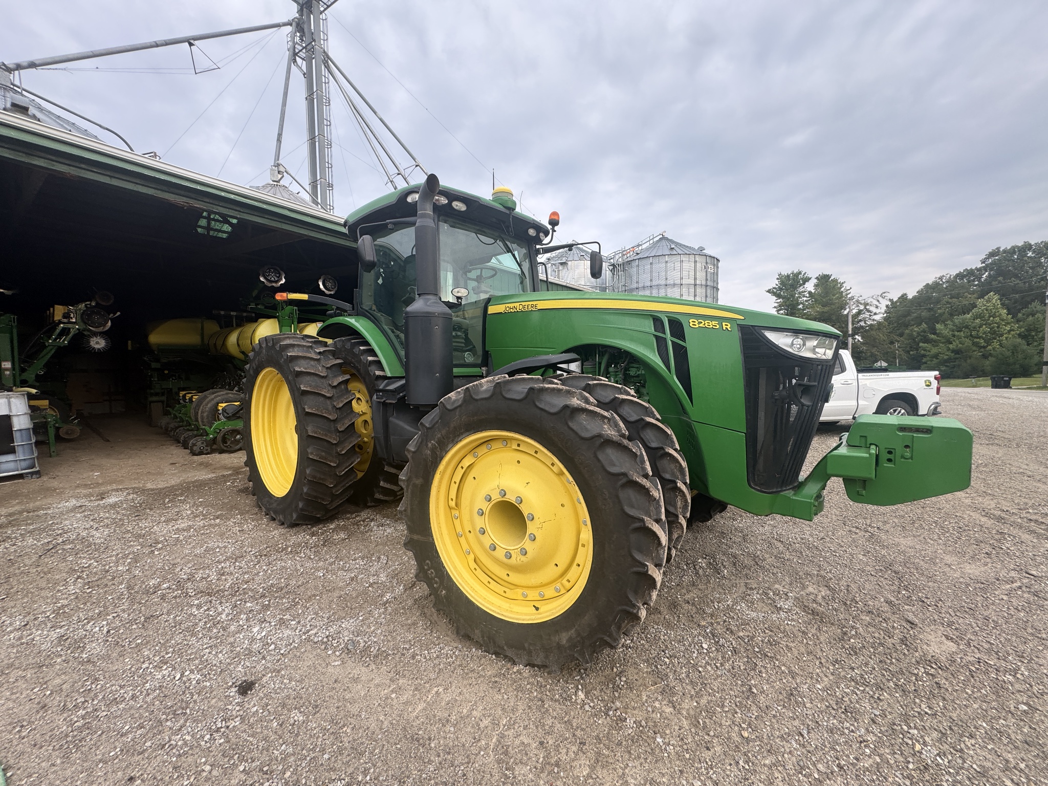 2013 John Deere 8285R Image 12