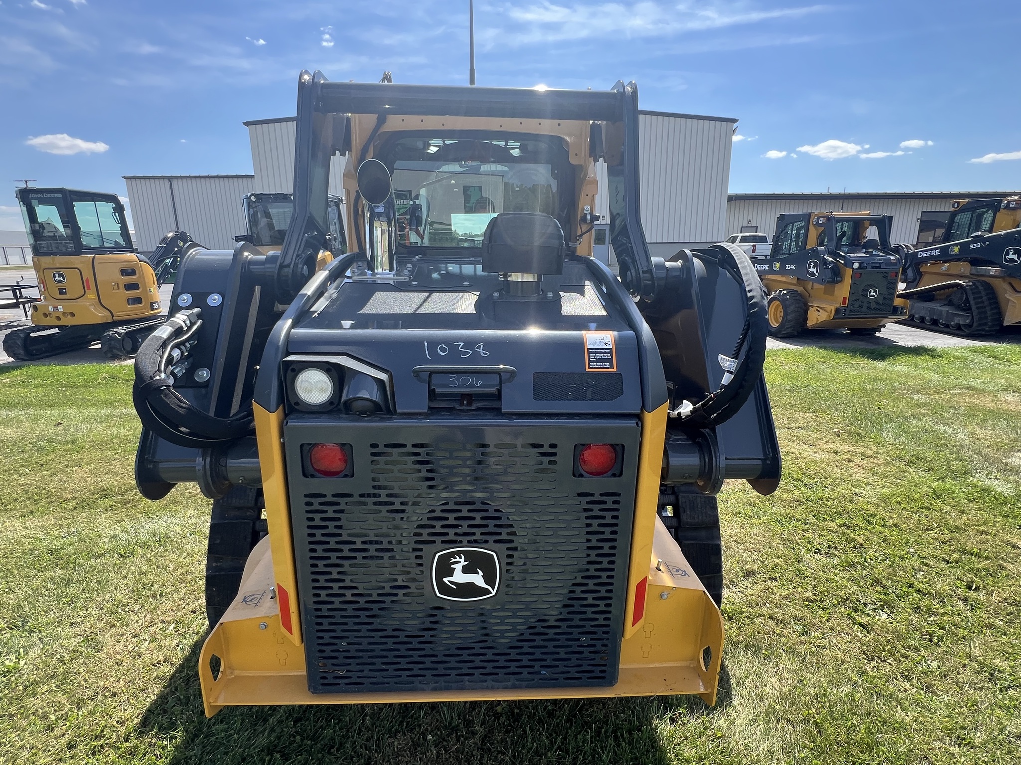 2025 John Deere 325G Image 4