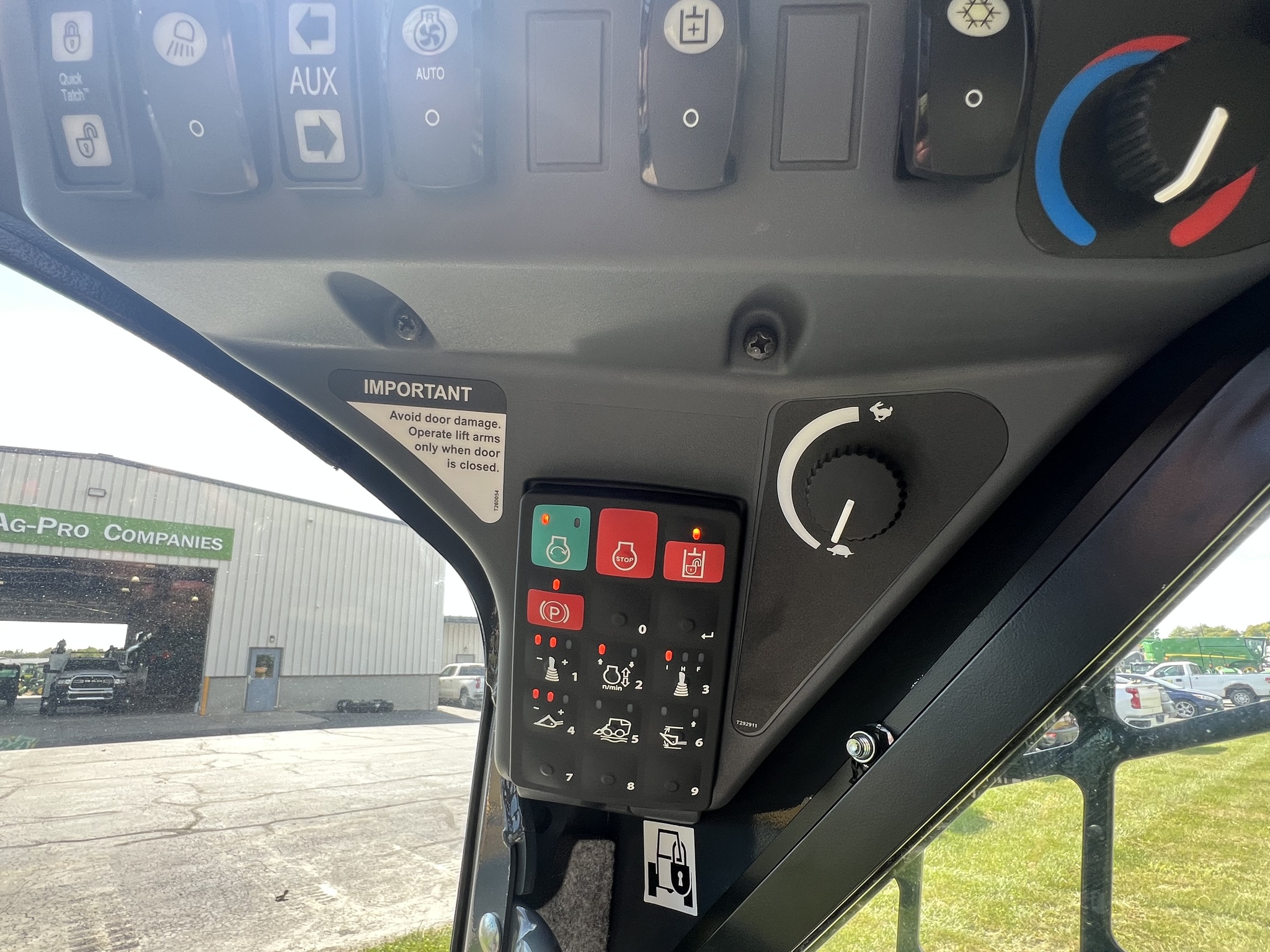 2025 John Deere 325G Image 7
