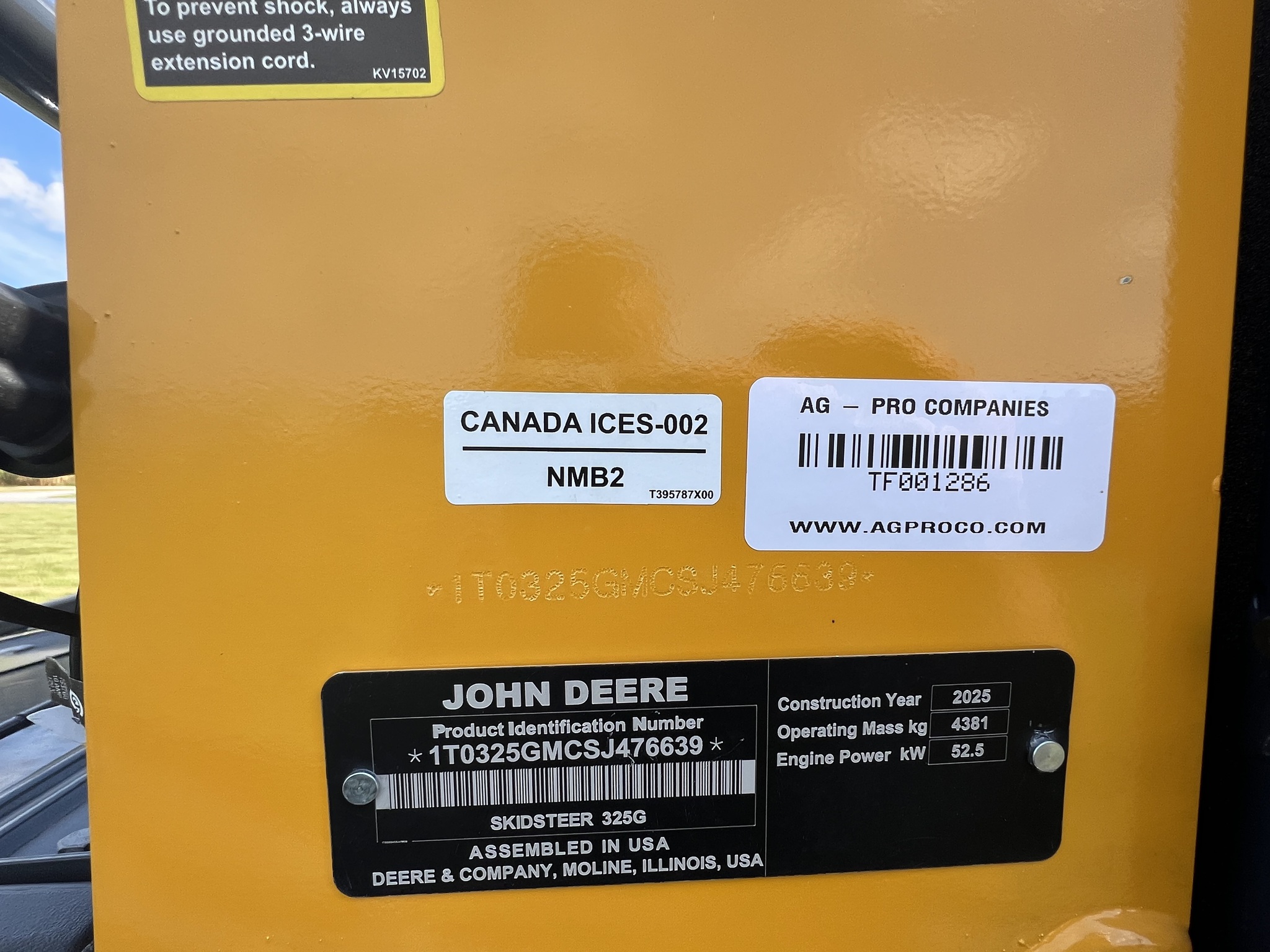 2025 John Deere 325G Image 8