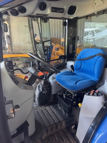 2013 New Holland Boomer 3050 CVT Cab Image 8