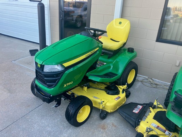 2022 John Deere X390 Image 2