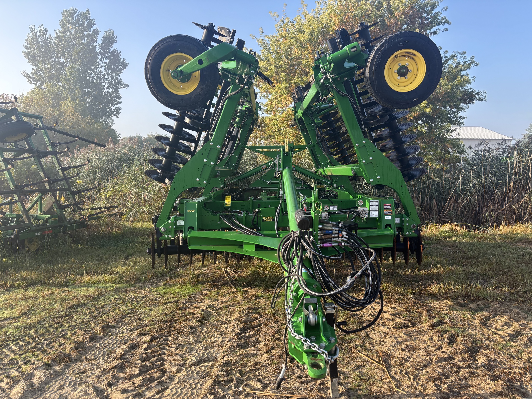 2021 John Deere 2660VT Image 1
