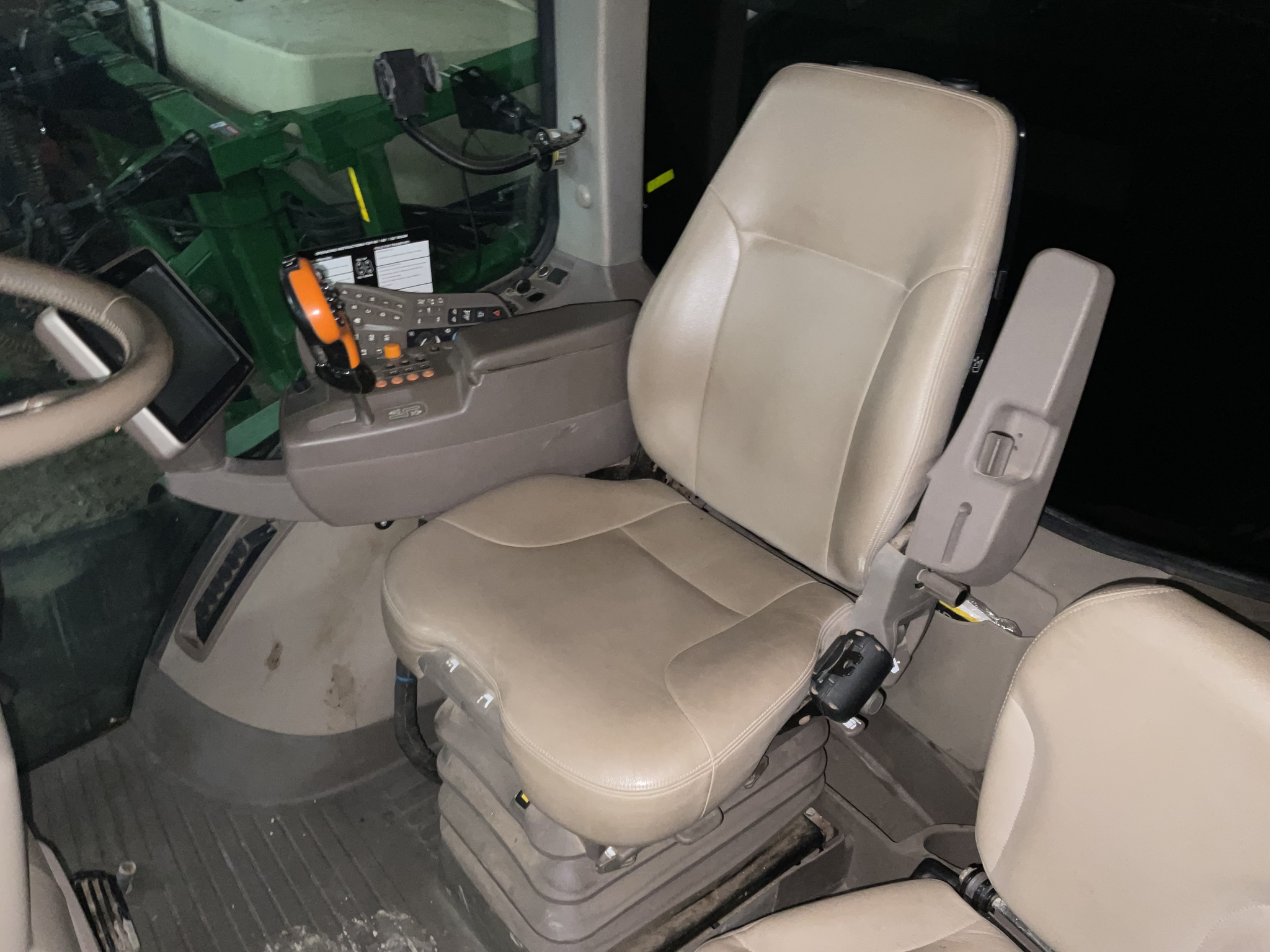 2017 John Deere R4045 Image 17