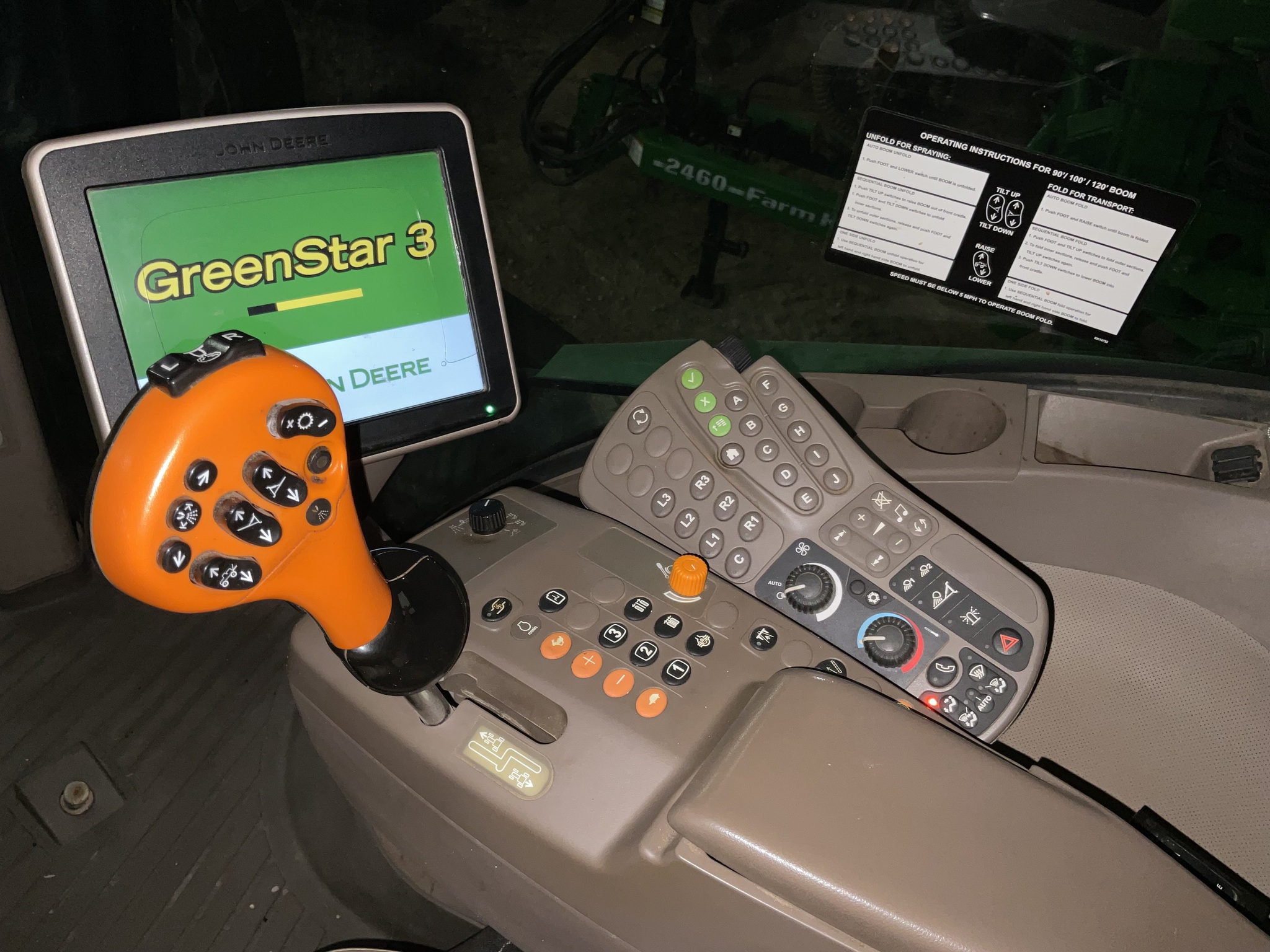 2017 John Deere R4045 Image 18