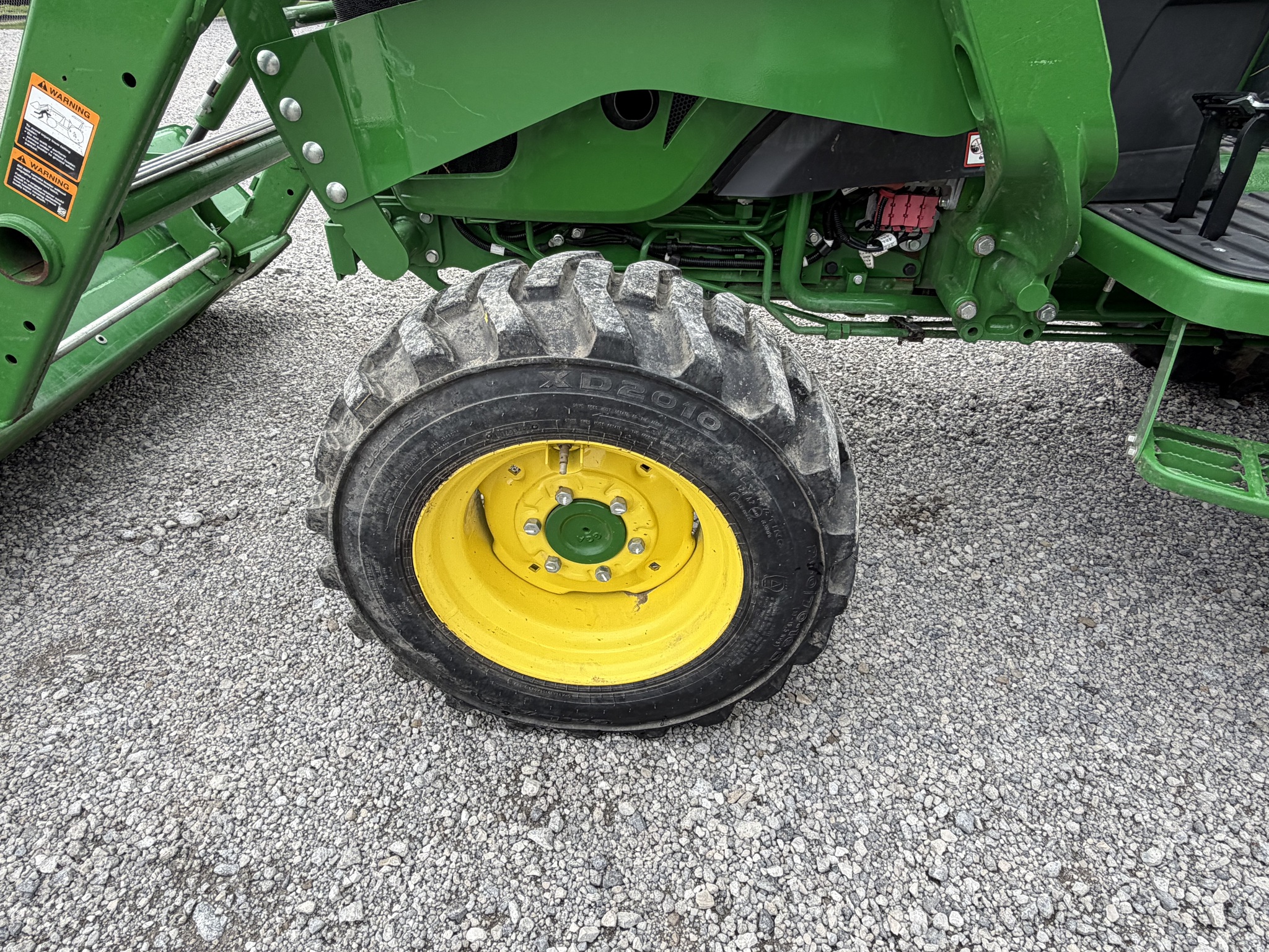 2023 John Deere 4066M Image 12