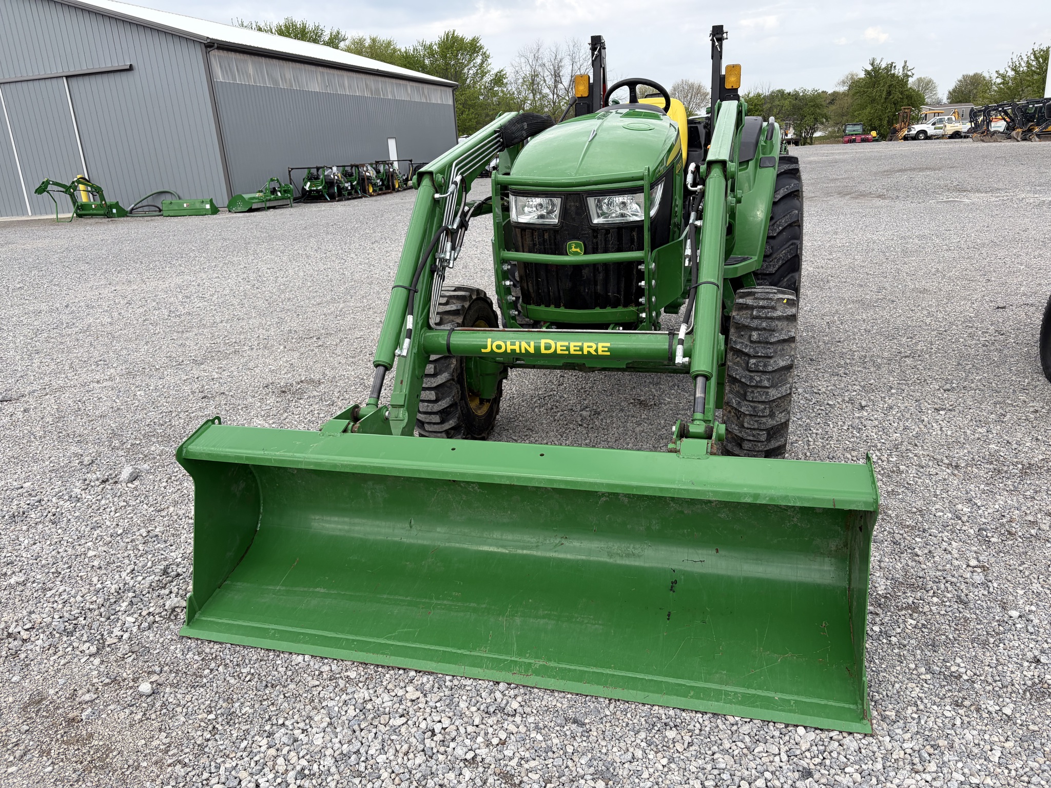2023 John Deere 4066M Image 9