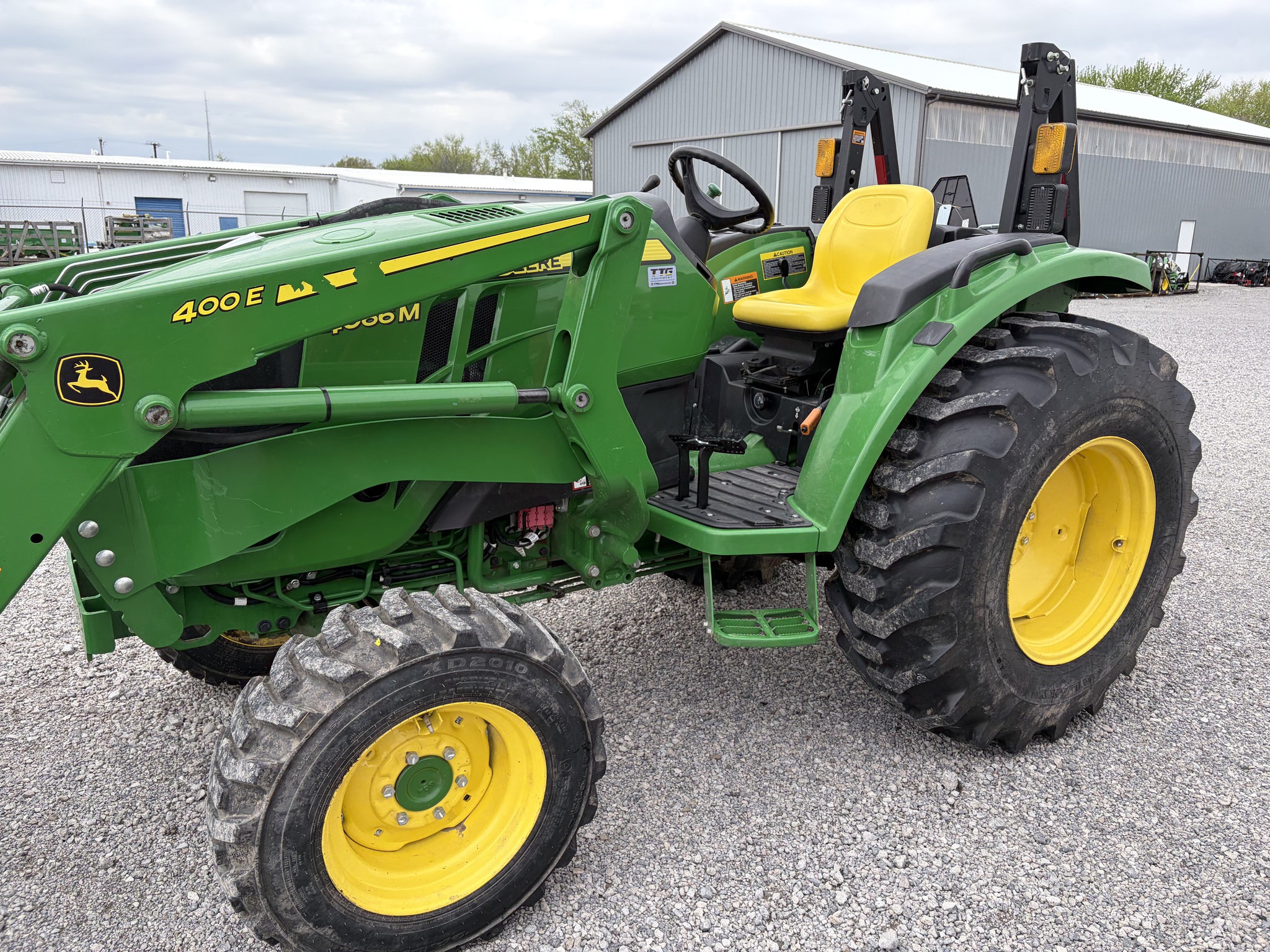 2023 John Deere 4066M Image 2