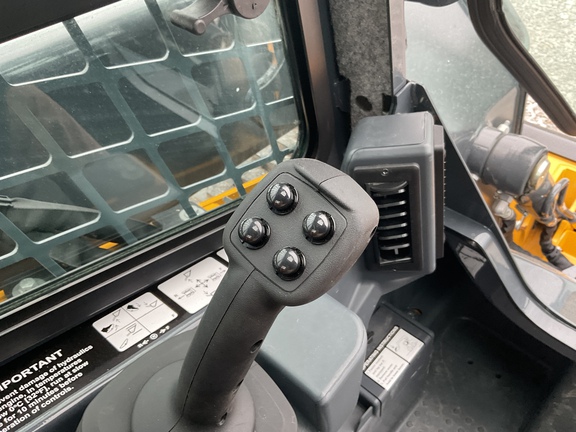 Photo of 2024 John Deere 320G