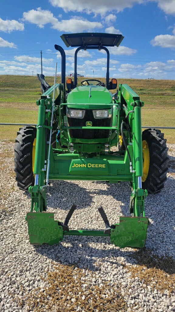 2022 John Deere 5055E Image 3