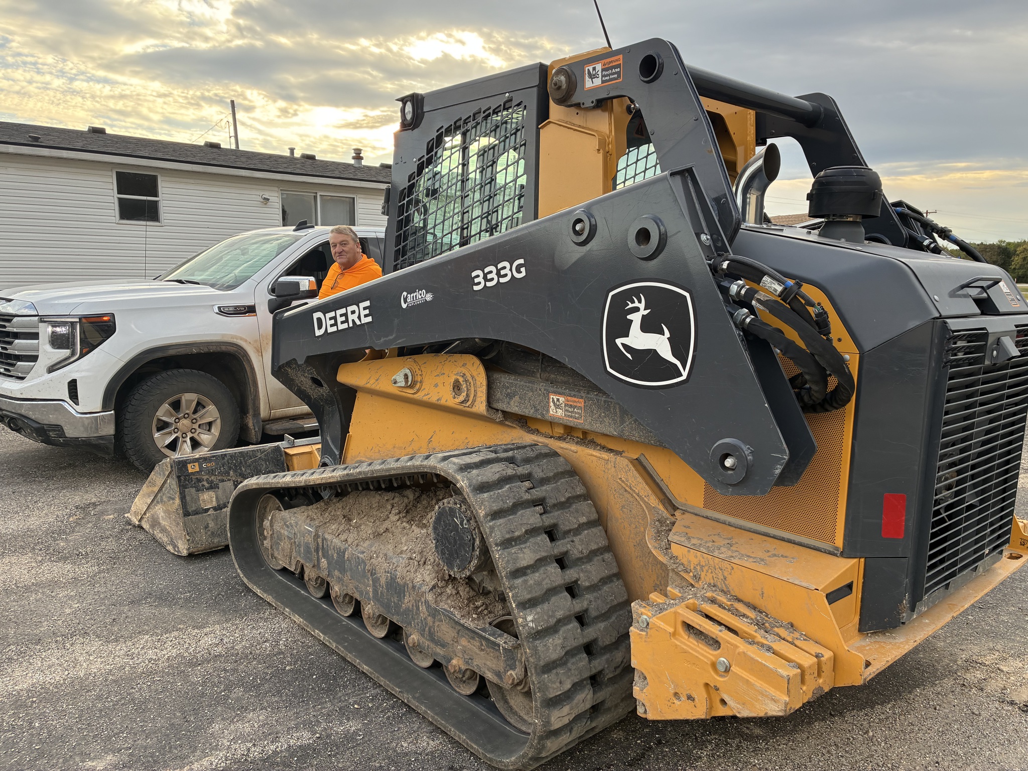 John Deere 333G Image 4