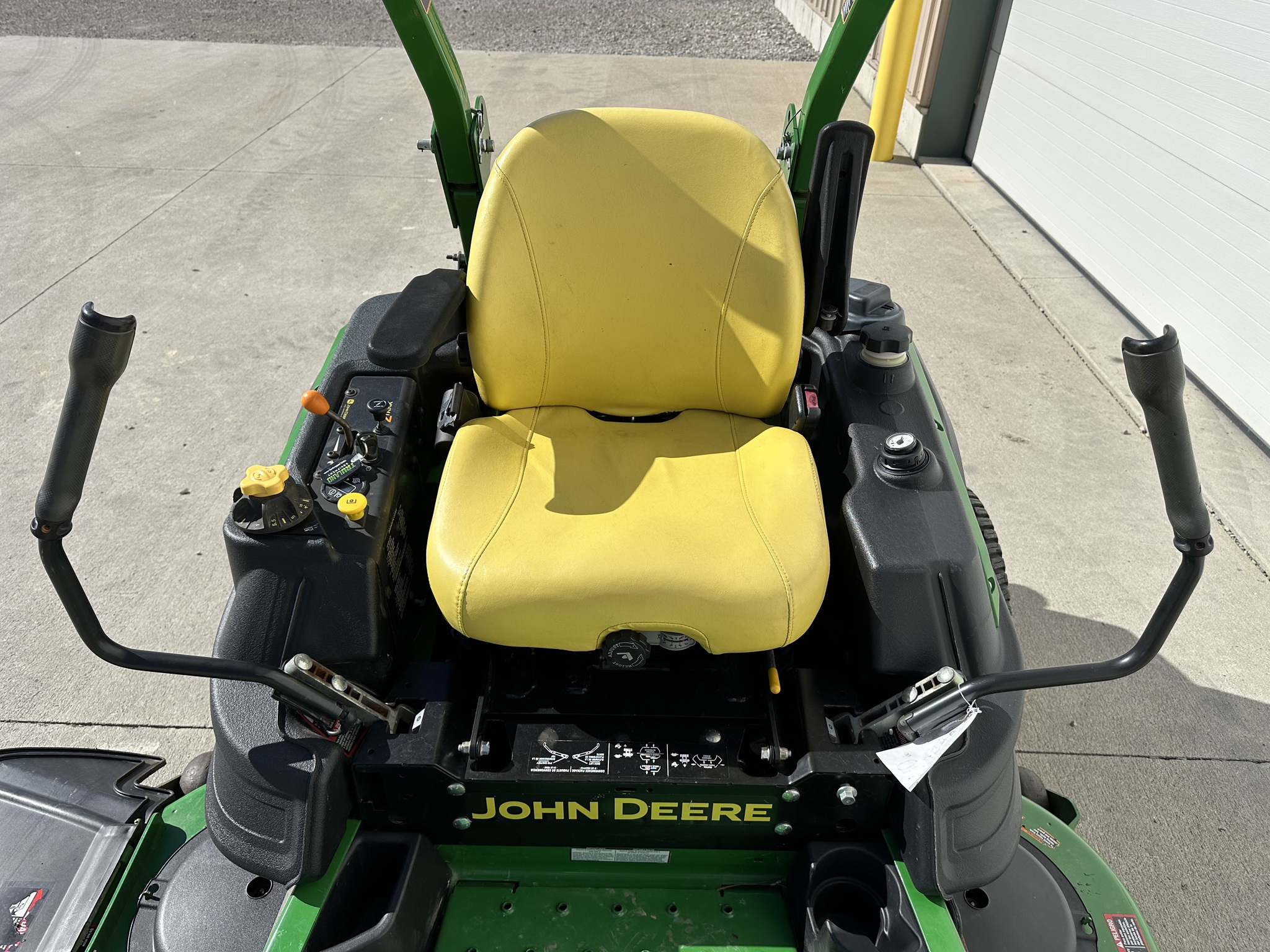 2013 John Deere Z930R Image 10