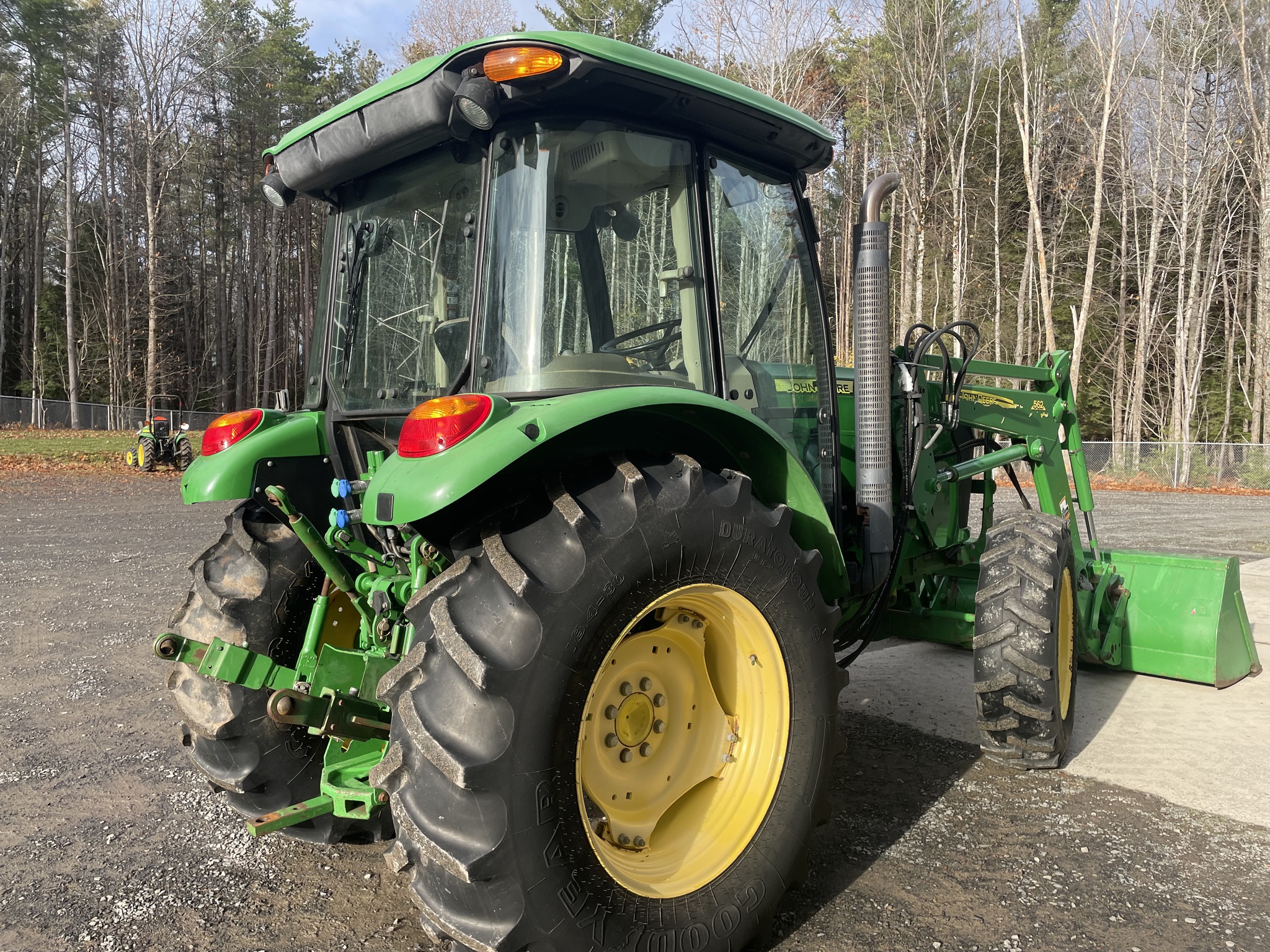 2014 John Deere 5085E Image 5