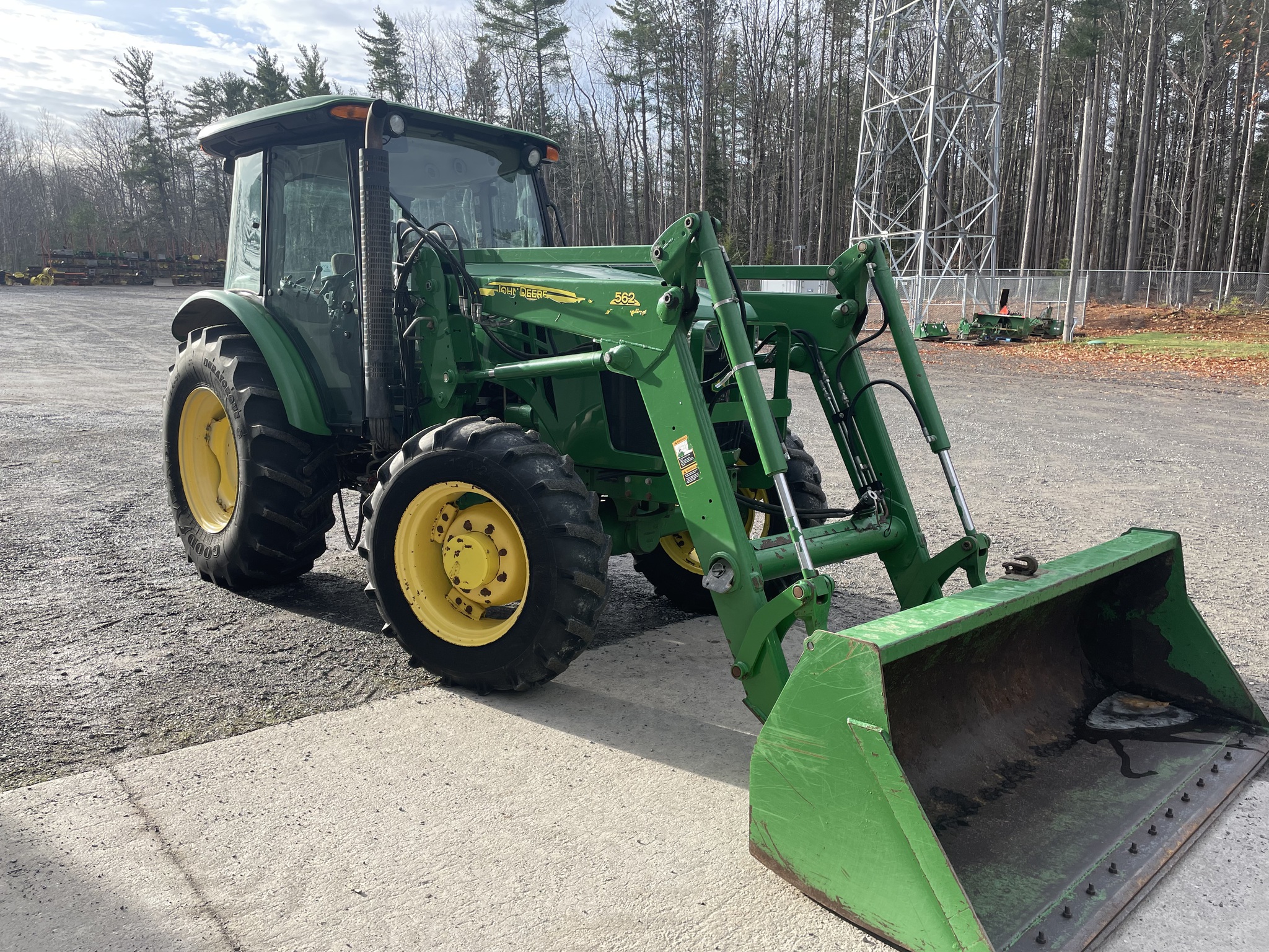 2014 John Deere 5085E Image 6