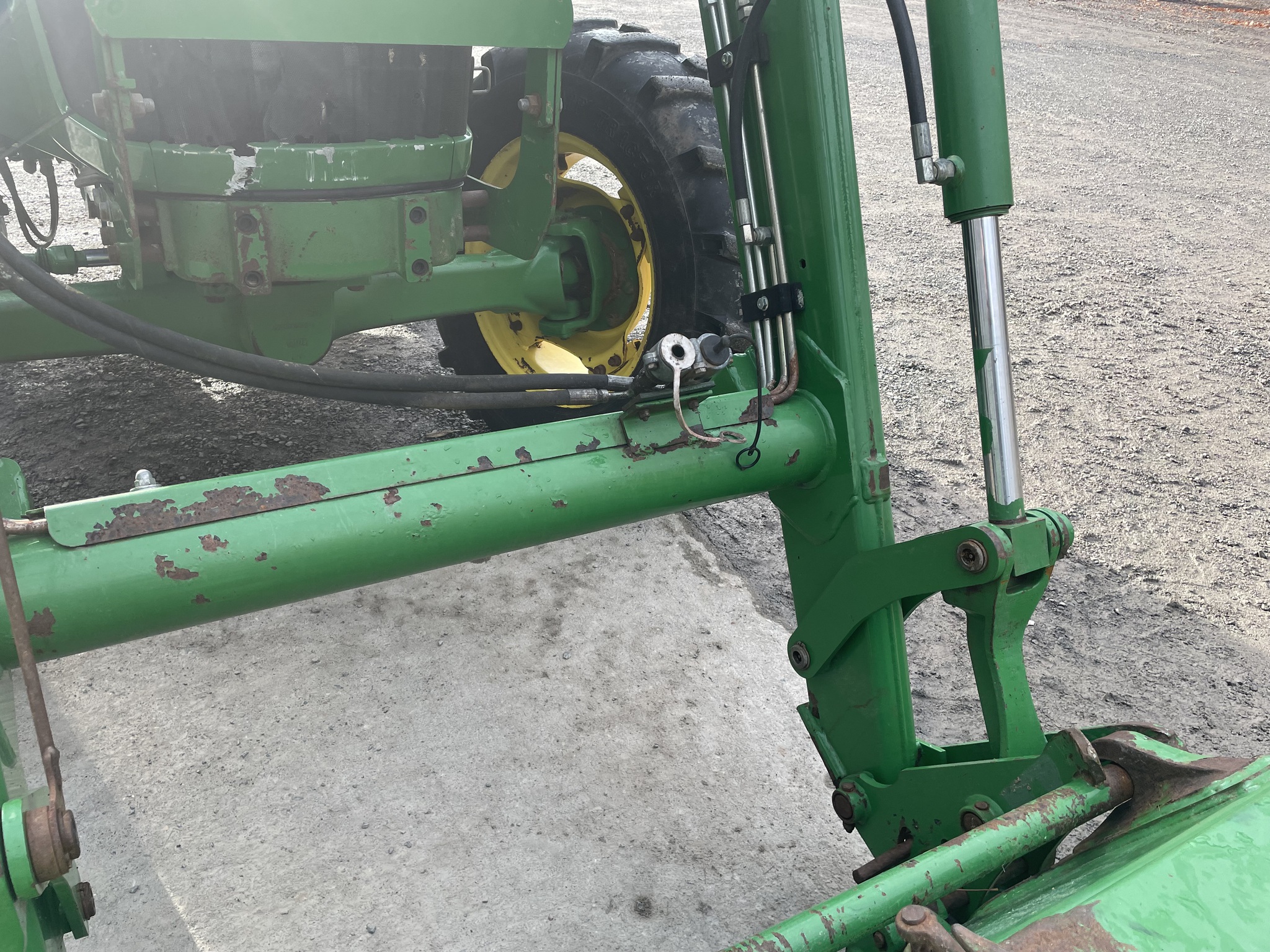 2014 John Deere 5085E Image 9