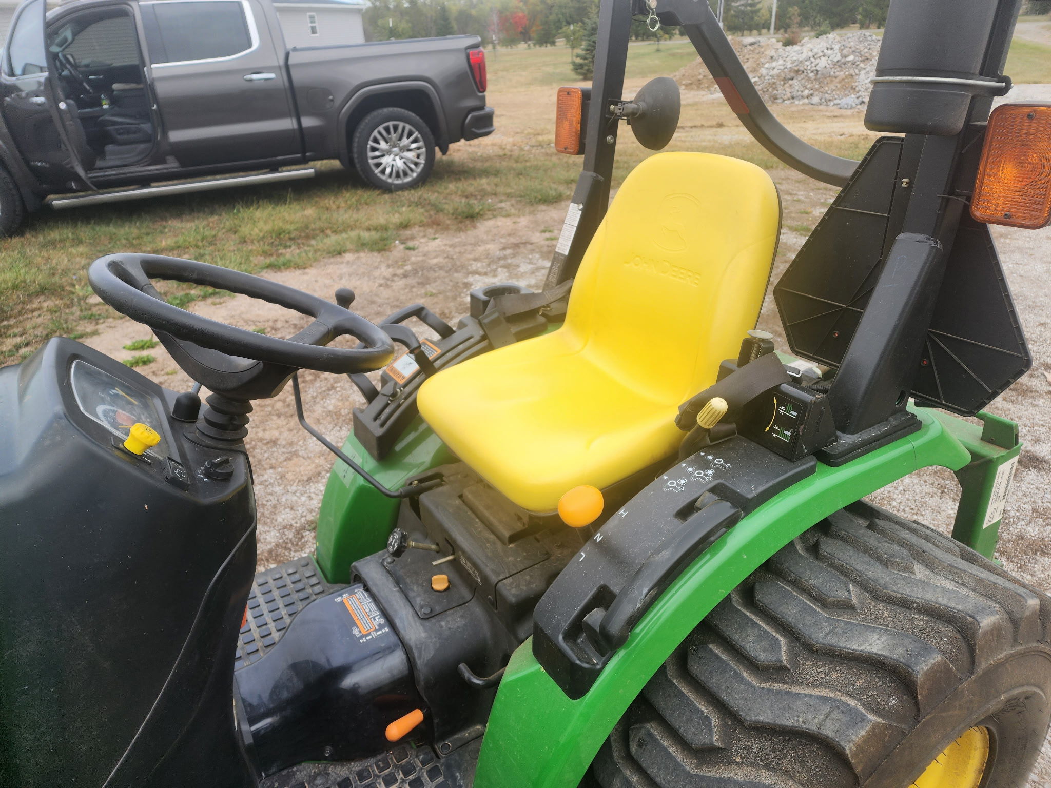 2008 John Deere 2520 Image 2