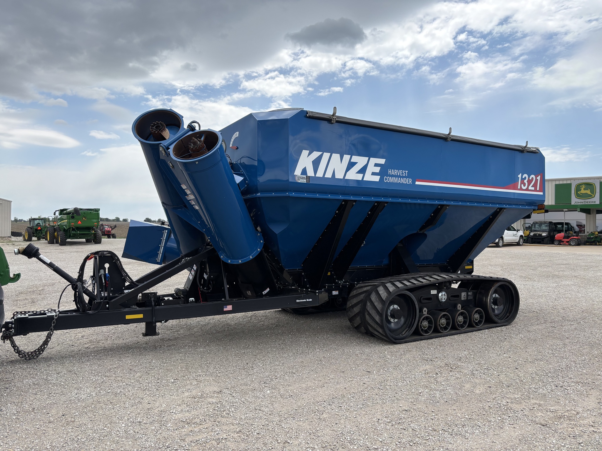  2024 Kinze 1321 at Heritage Tractor in Brimfield, IL