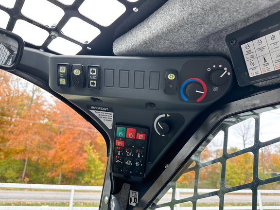 2023 John-Deere 325G