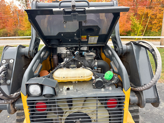 2023 John-Deere 325G