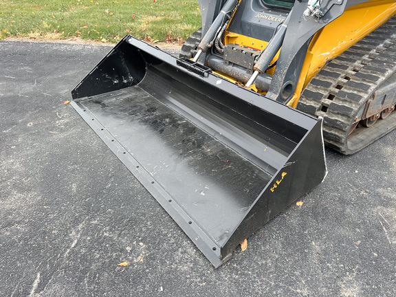 2023 John-Deere 325G